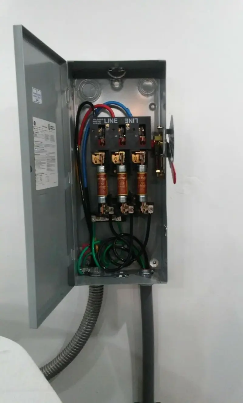 Three-phase disconnect switch installed for Smoke Detector Installation in West Columbia